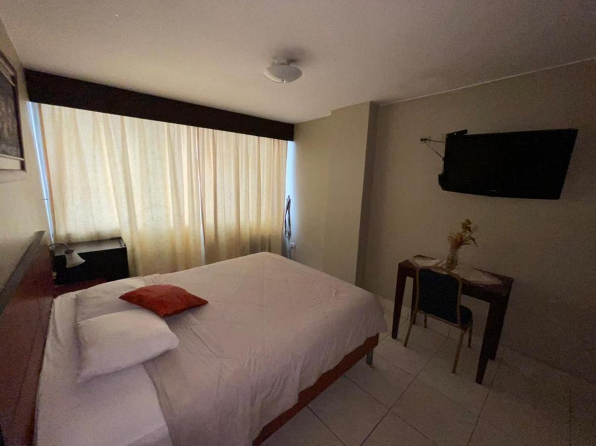 Tropical Inn Hotel Guayaquil Exterior photo