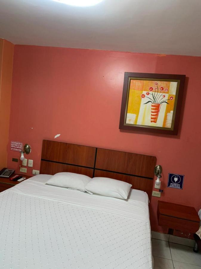 Tropical Inn Hotel Guayaquil Exterior photo