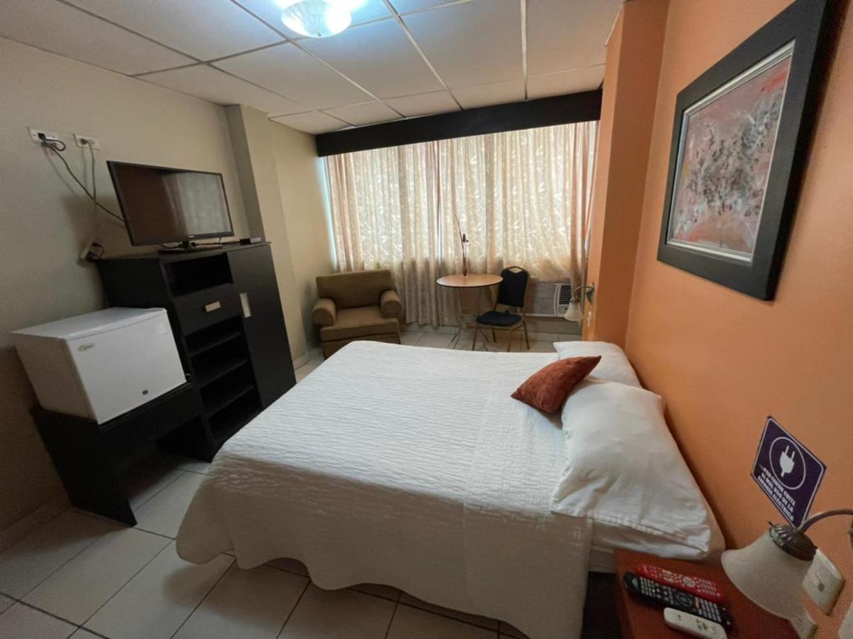 Tropical Inn Hotel Guayaquil Exterior photo