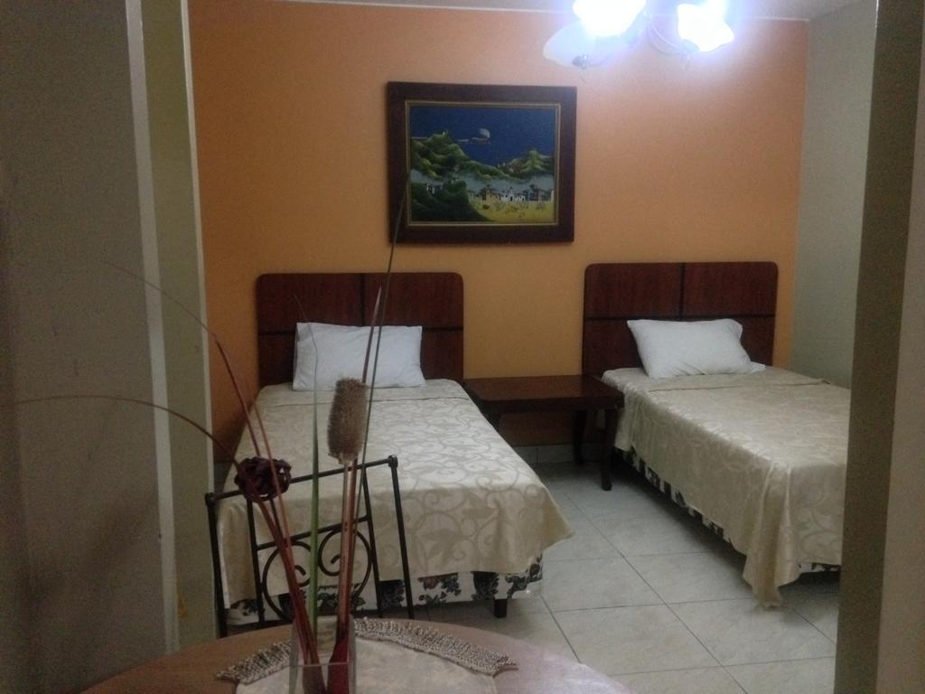 Tropical Inn Hotel Guayaquil Exterior photo