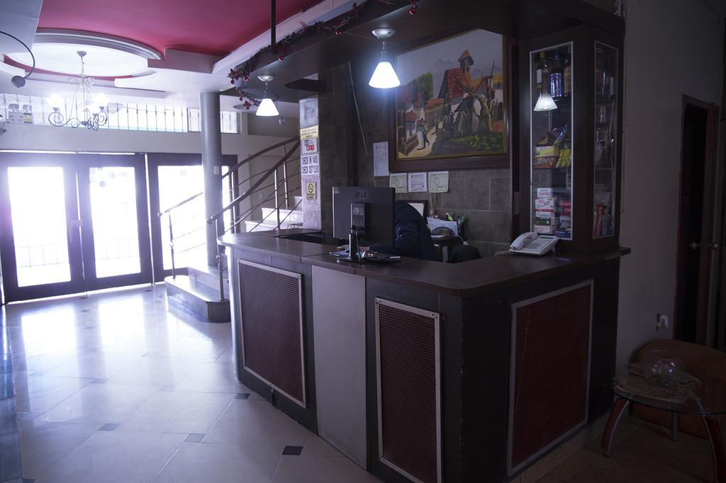 Tropical Inn Hotel Guayaquil Exterior photo