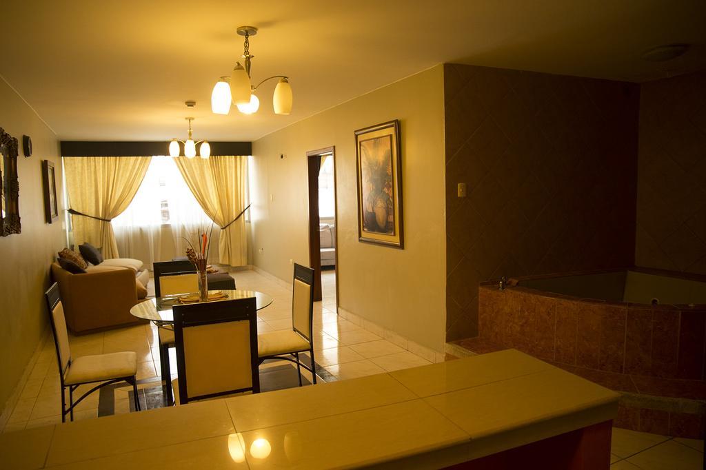 Tropical Inn Hotel Guayaquil Exterior photo