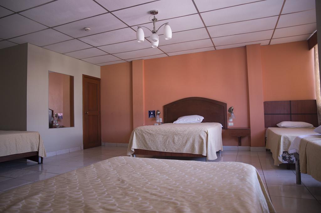 Tropical Inn Hotel Guayaquil Exterior photo